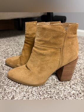 Nine West Women's Tan Suede Ankle Booties Stacked Heel 6.5 Pointed